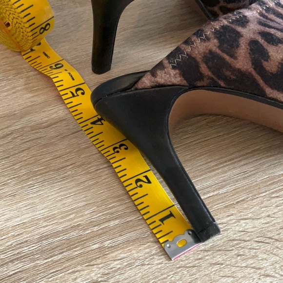 Nwot Adrienne Vittadini Leopard Print Peep Toe Mules Sz 7 - Picture 4 of 5